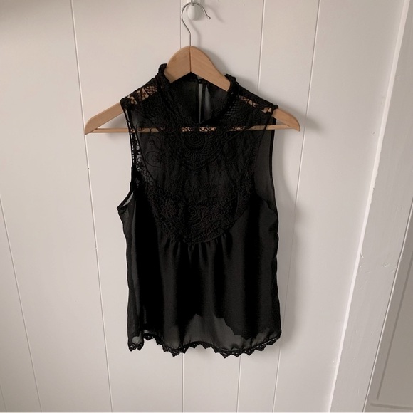 Black sleeveless sheer boho lace blouse - Picture 2 of 7